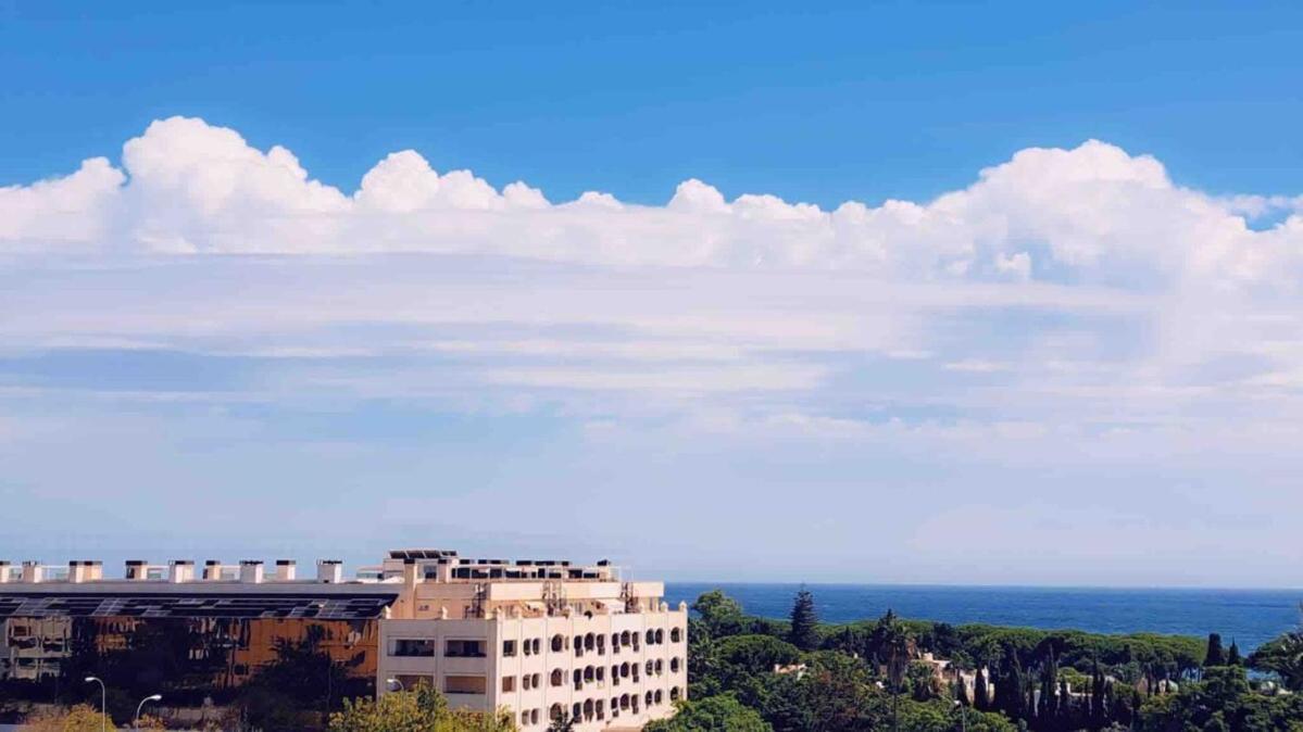 Golden Mile Penthouse, Pool-parking, 5min Beach! Marbella