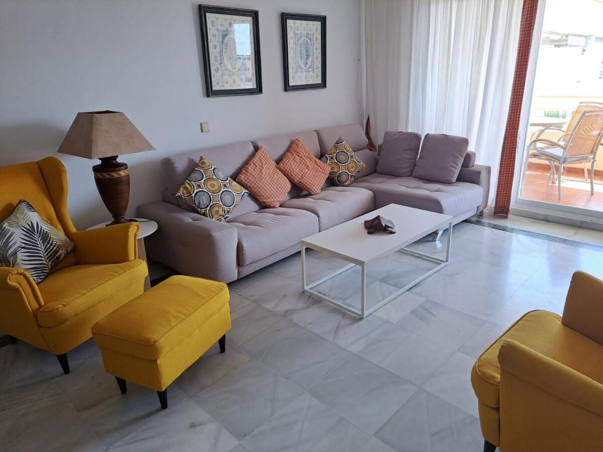 Apartamento Golden Mile Penthouse, Pool-parking, 5min Beach! *