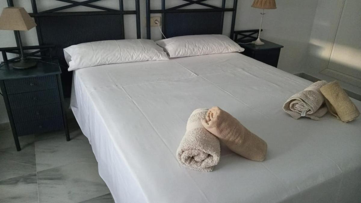 Golden Mile Penthouse, Pool-parking, 5min Beach! * Marbella