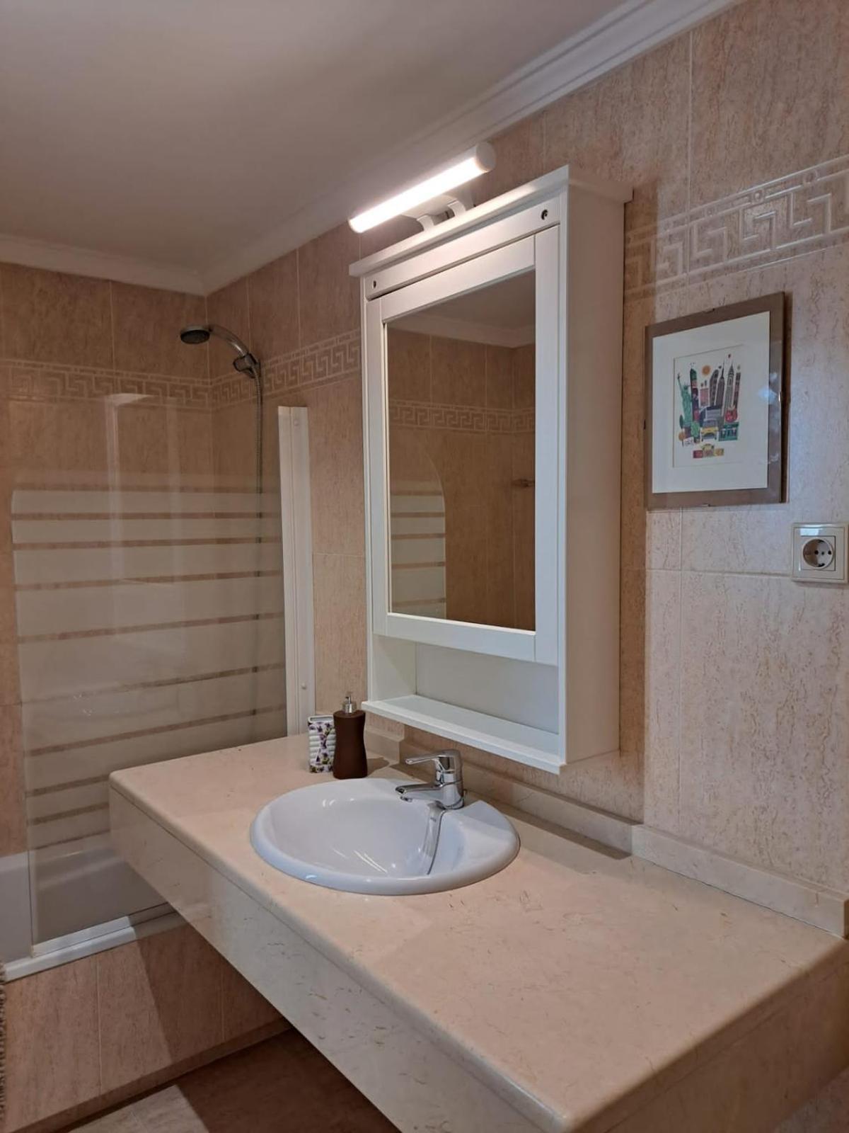 Apartamento Golden Mile Penthouse, Pool-parking, 5min Beach! *